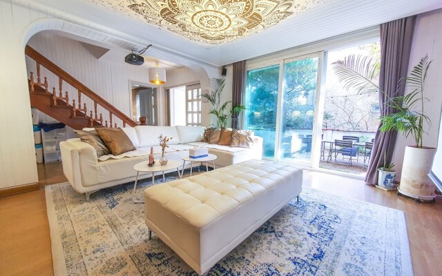 SG Tailored Serviced Home 5min walk from metro
