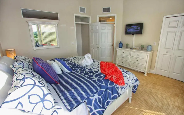 555 Little Harbor