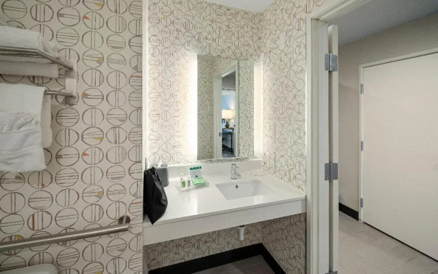 Holiday Inn & Suites Decatur-Forsyth by IHG