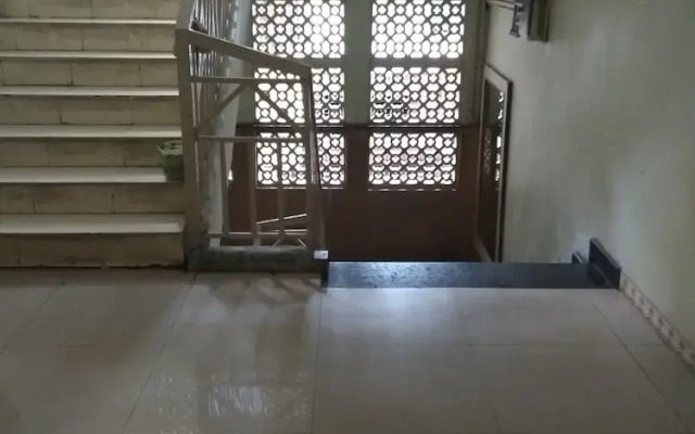 Iroomz Hotel Sagar Deluxe