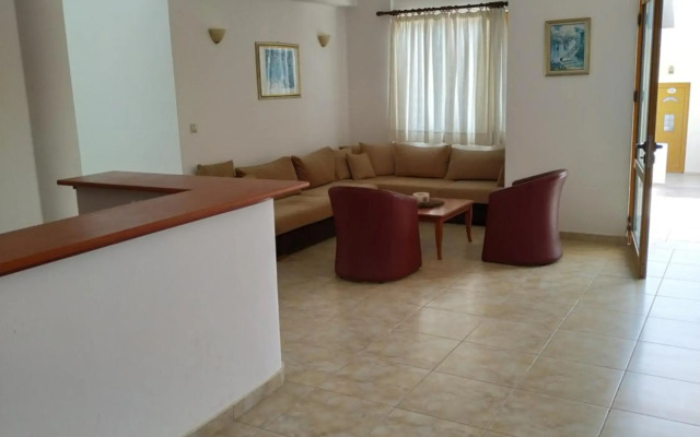 Sfinias Apartments