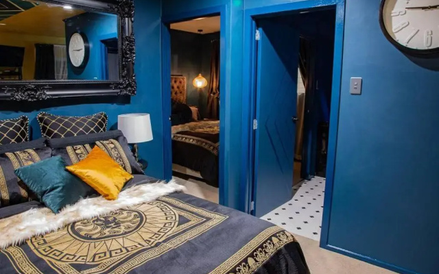 HOH - Hazel's Boudoir
