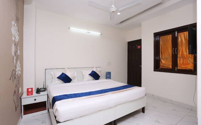 OYO 10008 Hotel Golden Tree