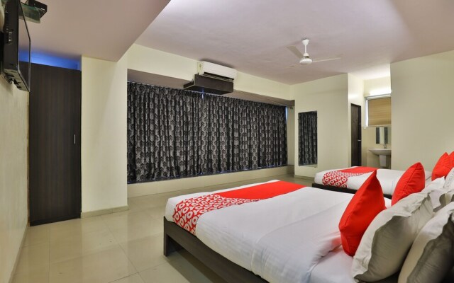 OYO 28361 Siddhi Vinayak Palace