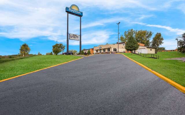 Days Inn by Wyndham Newton