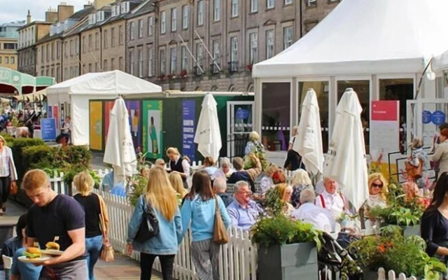 Heart of Edinburgh City Flat