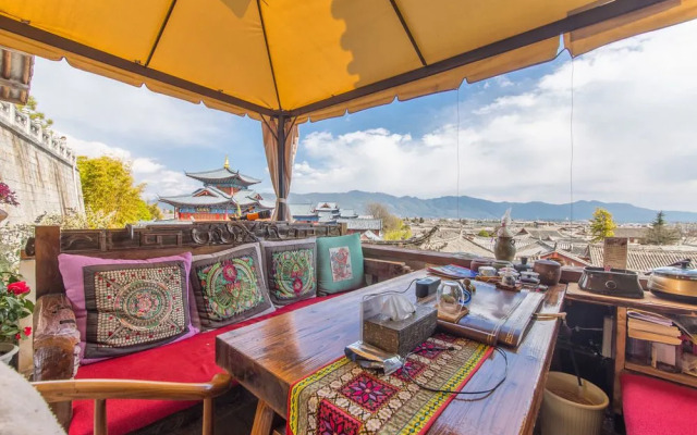 Lijiang Family And Hostel Inn