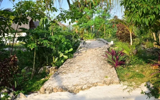 Kusini Beach Bungalows