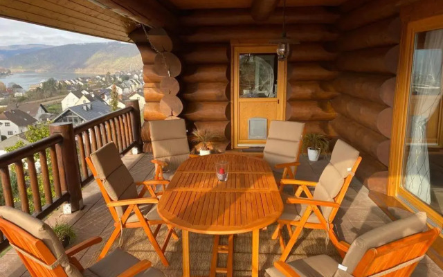 Traumhaftes Blockhaus am Rhein