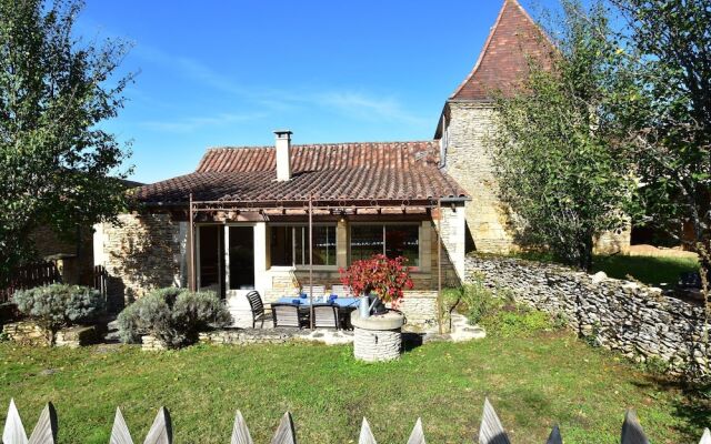 Modern Holiday Home in Saint-Geniès with Private Pool