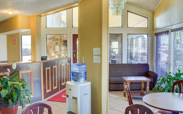 Econo Lodge Inn & Suites Hot Springs