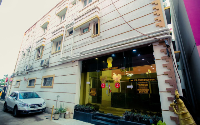 The ECR Grand Residency by OYO Rooms