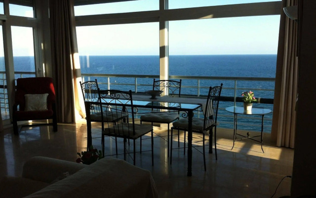Apartamentos La Roca Rentals