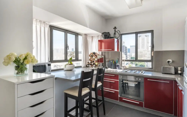 Magical Terrace Best Location in TLV 2BR