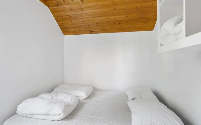 6 Person Holiday Park Home in Hesselager