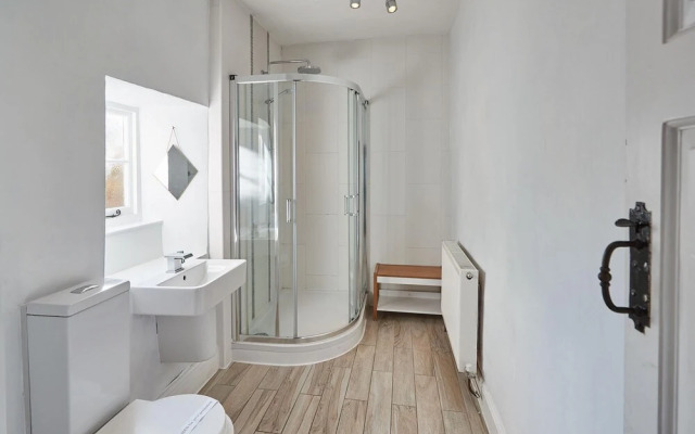Host Stay Hall Garth