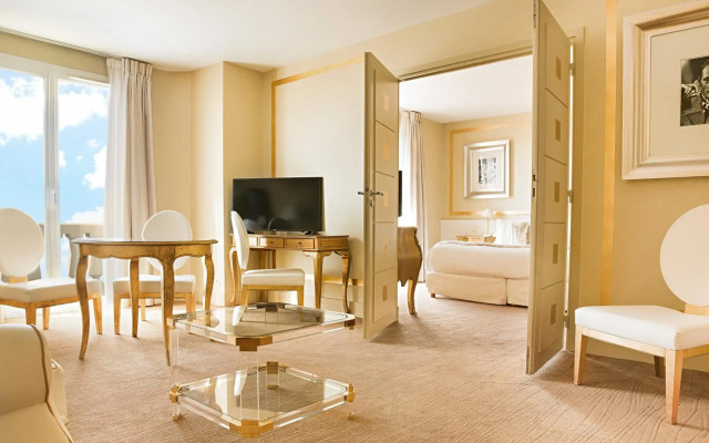 Hotel Renoir