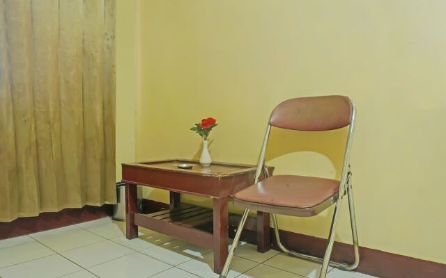 SPOT ON 92466 Adam Kost SyariahNearWisata Jembatan Barito