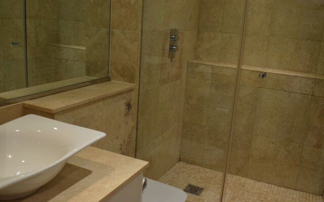 Chelsea 2 Bedroom Apartment With Patio