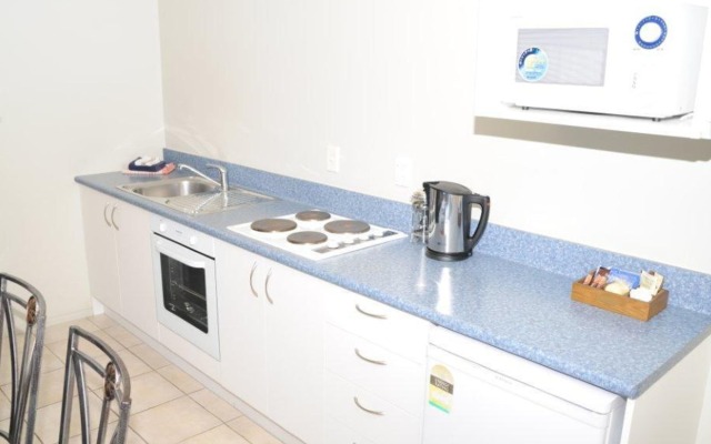 Aldan Lodge Motel