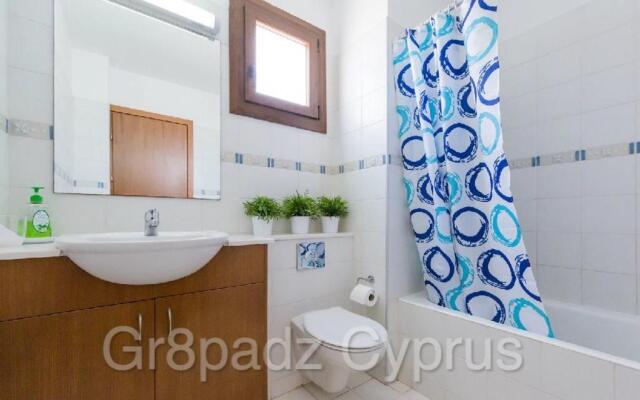 Gr8padz Summer Breeze Villa