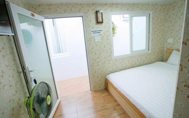 Lens Mini Hotel