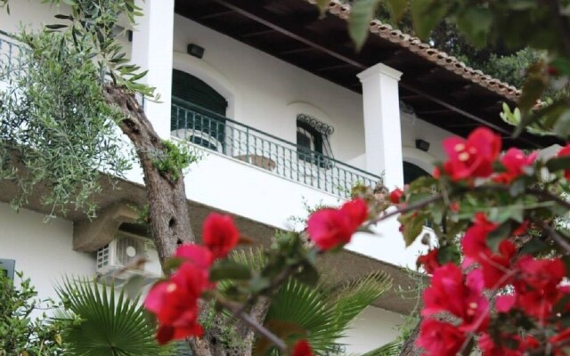 Natasa & Spyros Villa Apartments