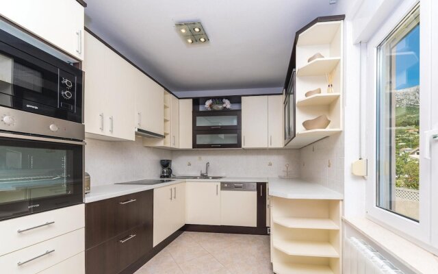 Nice Home in Kastel Kambelovac With Wifi and 4 Bedrooms