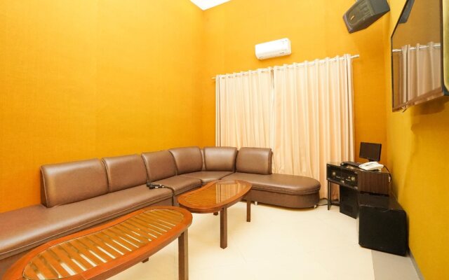 OYO 309 Avila Ketapan Rame Hotel