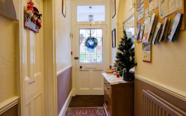 Broadlands Guest House