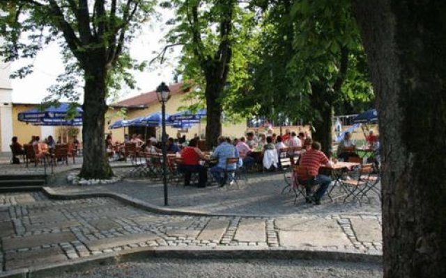 Hotel & Restaurant Waldschloss