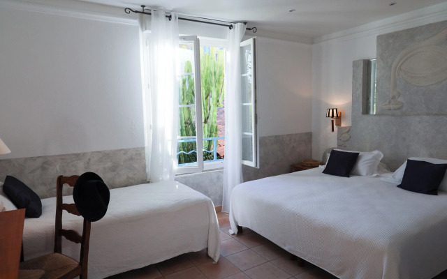 Hôtel Les Flots Bleus