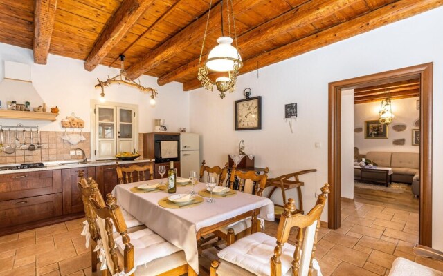 Beautiful Home in Malinska With Wifi and 3 Bedrooms