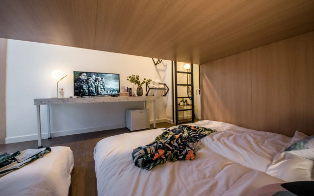 Theme Boutique Hotel