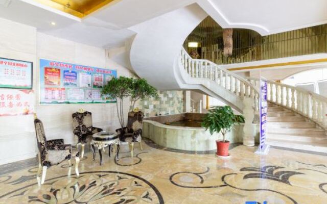 Yifeng Holiday Theme Hotel