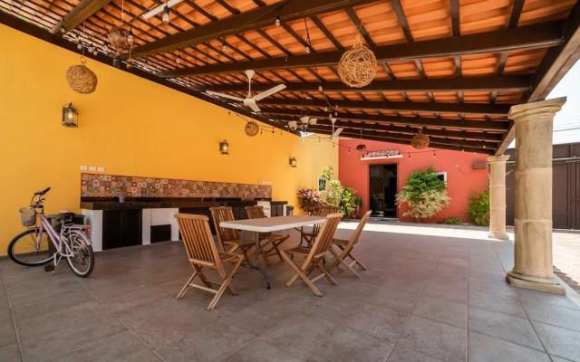 Espectacular casona con alberca y jardines
