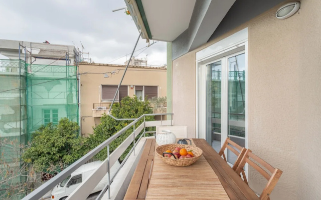 Sun splashed sanctum balconies Acropolis
