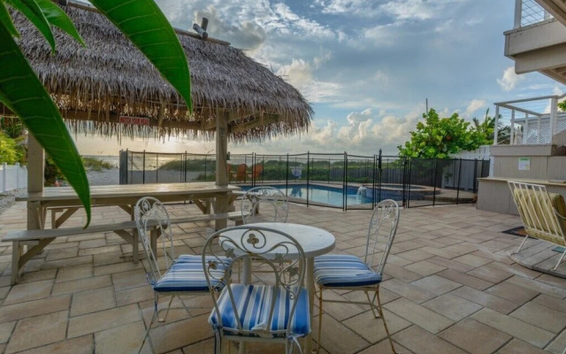 Sunshine's Hideaway by RedAwning