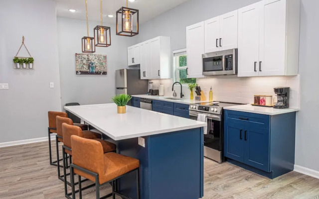 Comfort and Style 4br/3ba Near Riverwalk and Dtown