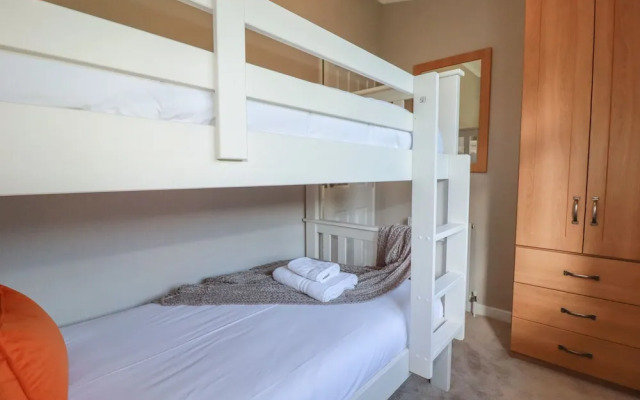 4 Meadow Retreat