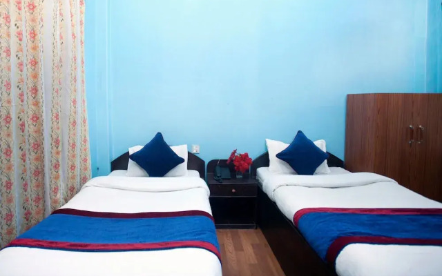 OYO 335 Hotel Nayaram