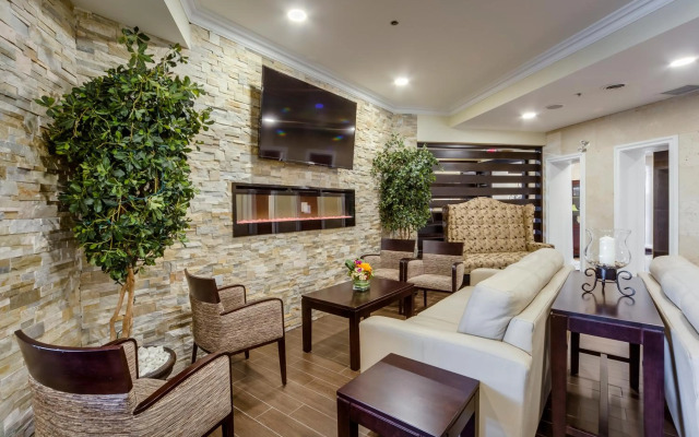 Monte Carlo Inn Vaughan Suites