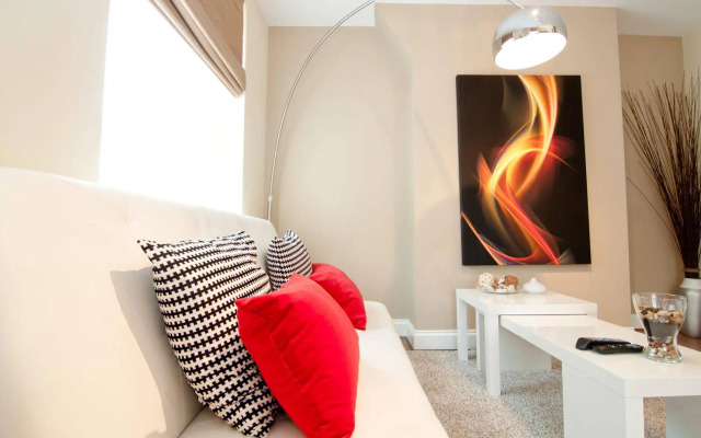 SHQ Apartments