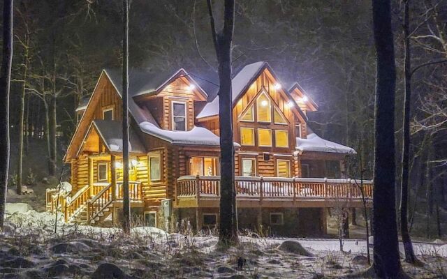 Big Log Lodge