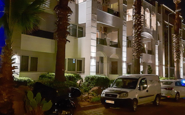 Two Seas Hotel