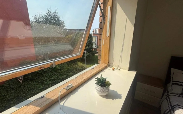 Central Dublin 2-bed Apartment -sleeps 5 & Parking