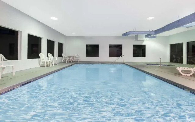 Super 8 By Wyndham Lacey Olympia Area