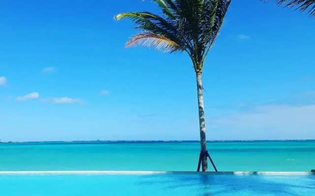 4 Bedroom Cable Beach Condo With Balcony