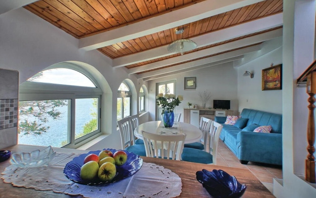 Nice Home in Vela Luka With 2 Bedrooms