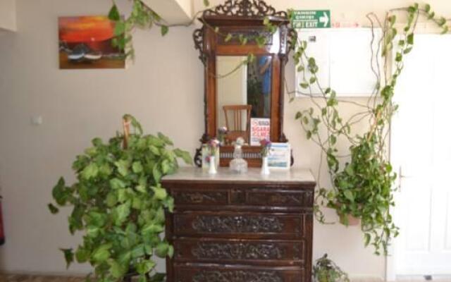 Teos Lodge Pansiyon & Restaurant